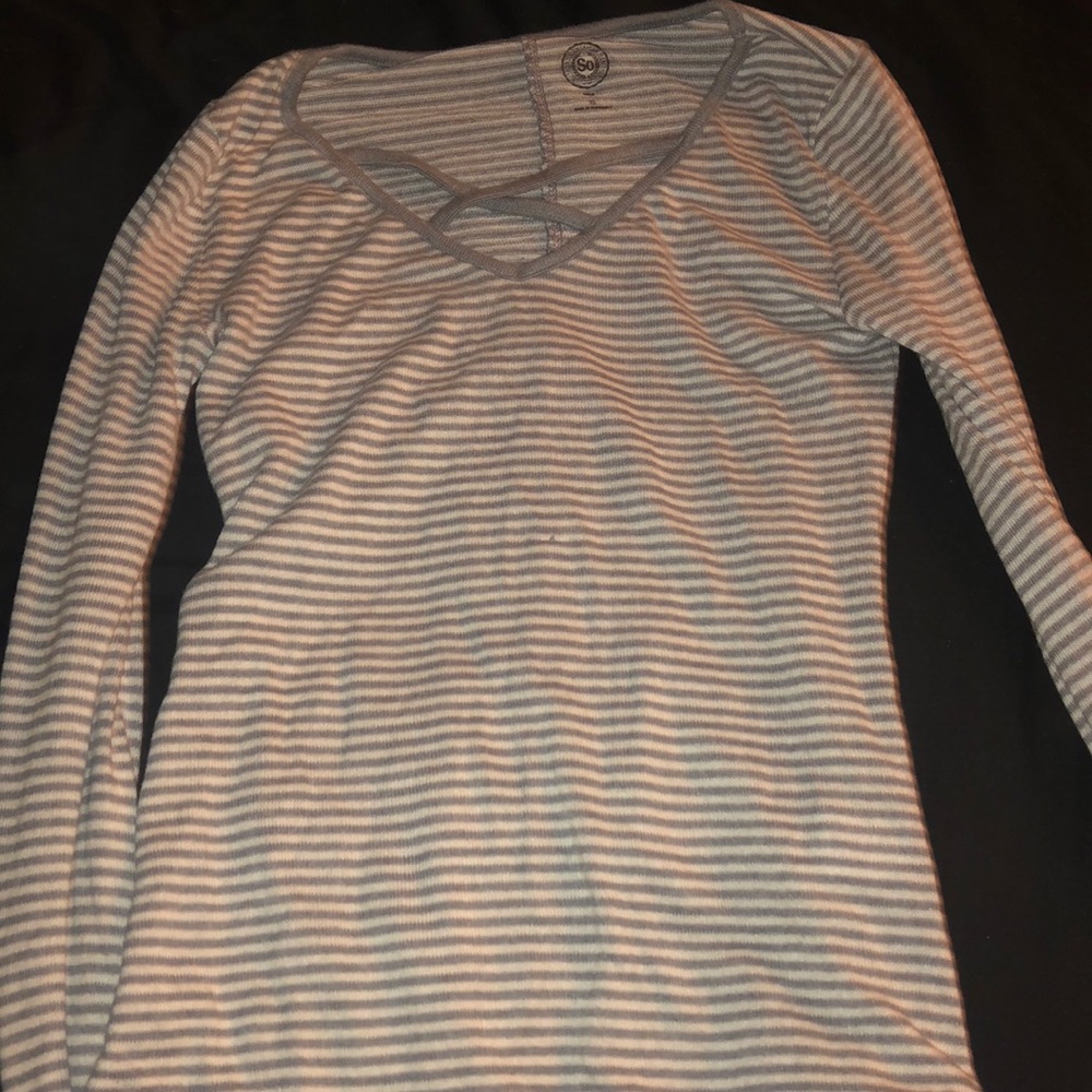 Long sleeve tight shirt